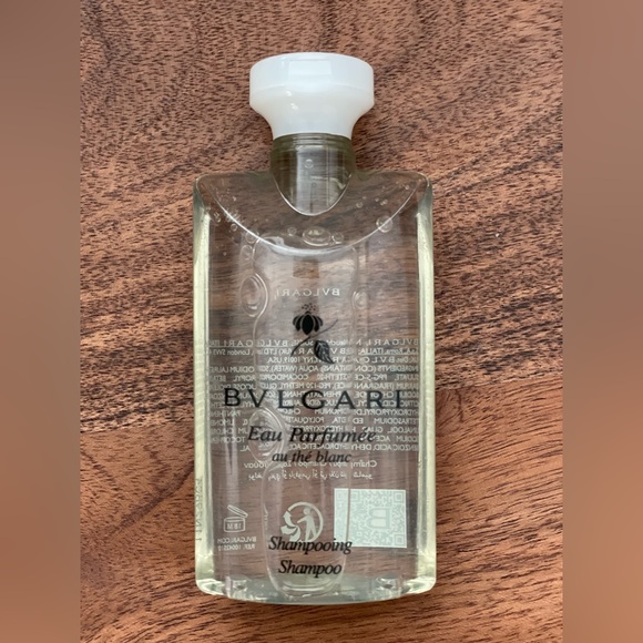 BVLGARI Pastel Pink & Blue Cosmetic Bag w/Shampoo - Picture 3 of 15